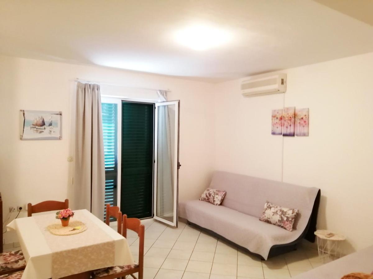 Apartment Ria *