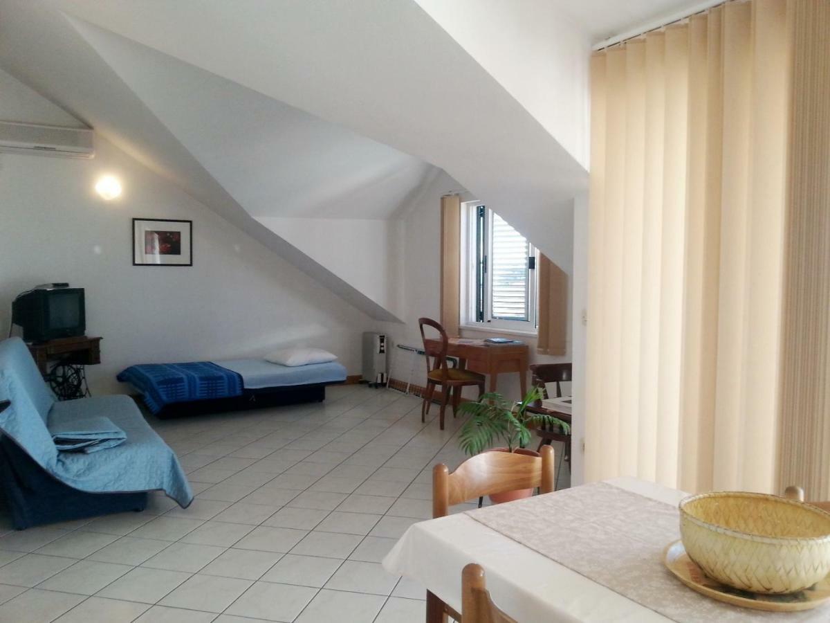 Apartment Ria *